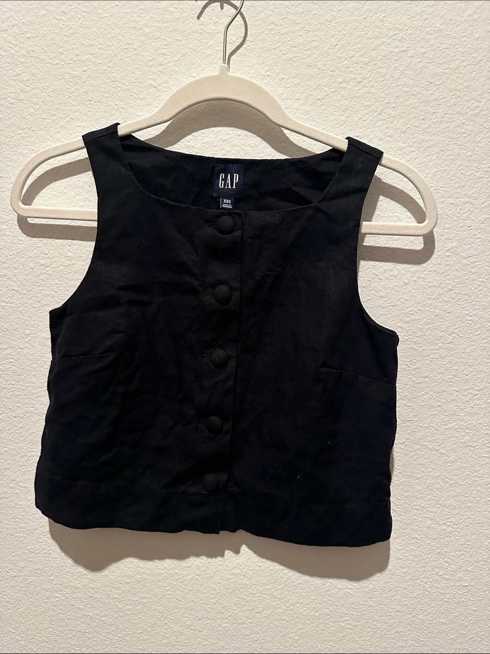 GAP Black Button-Front Cropped Tank